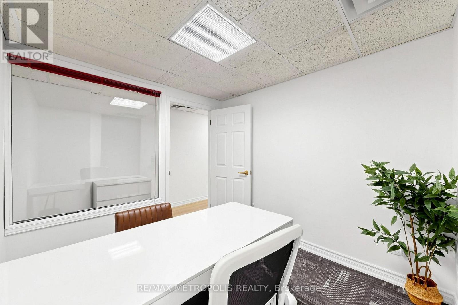 742 DUFFERIN STREET - 34