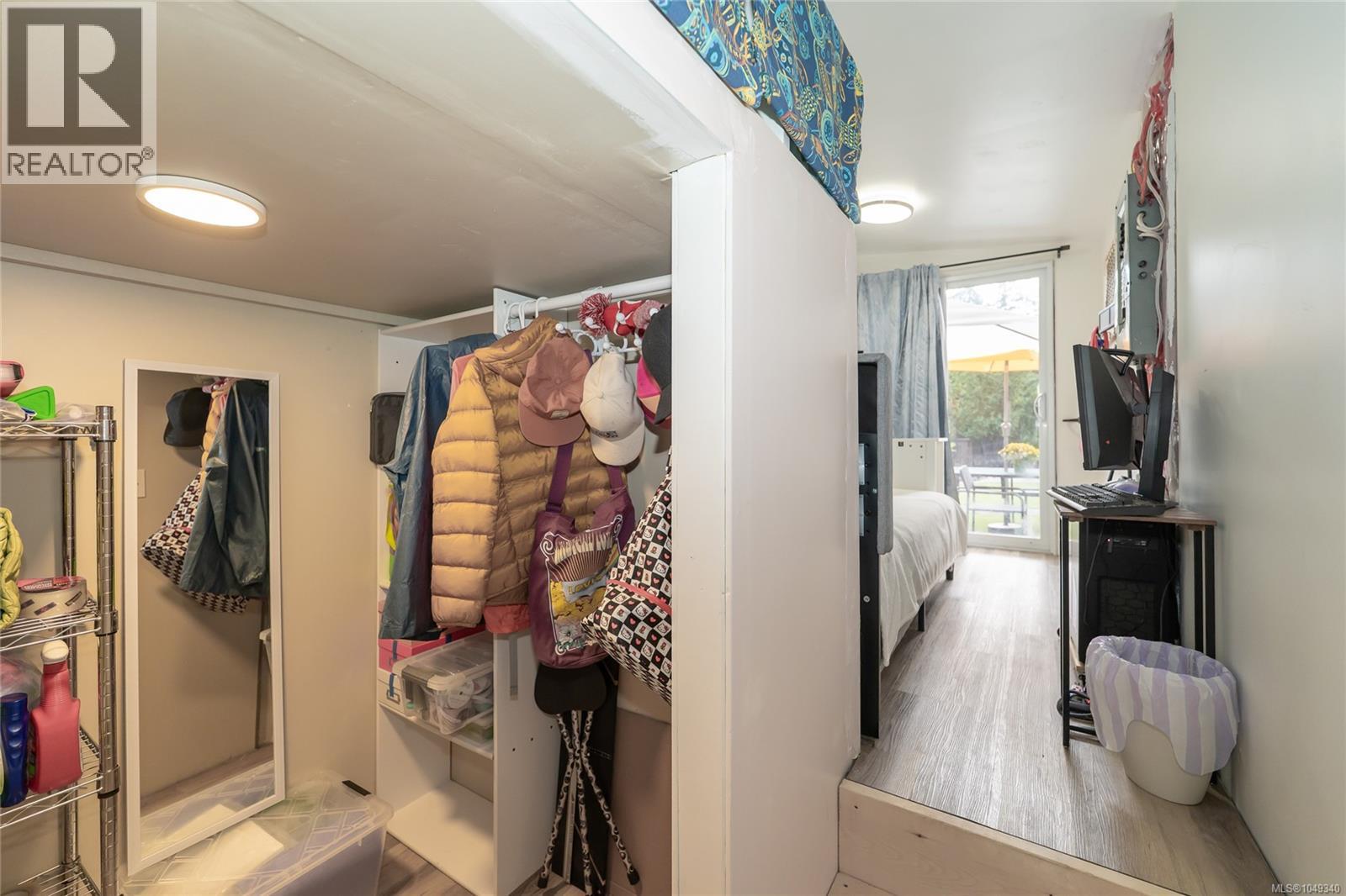 2715 Linden Lane - Image 53