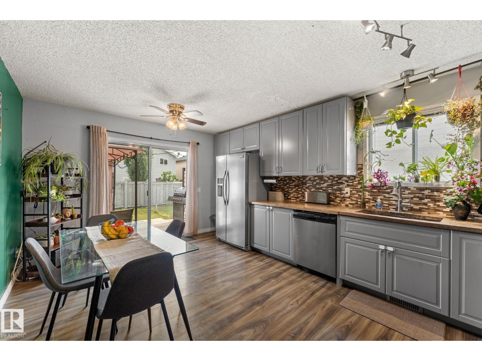 17607 91 ST NW - 20