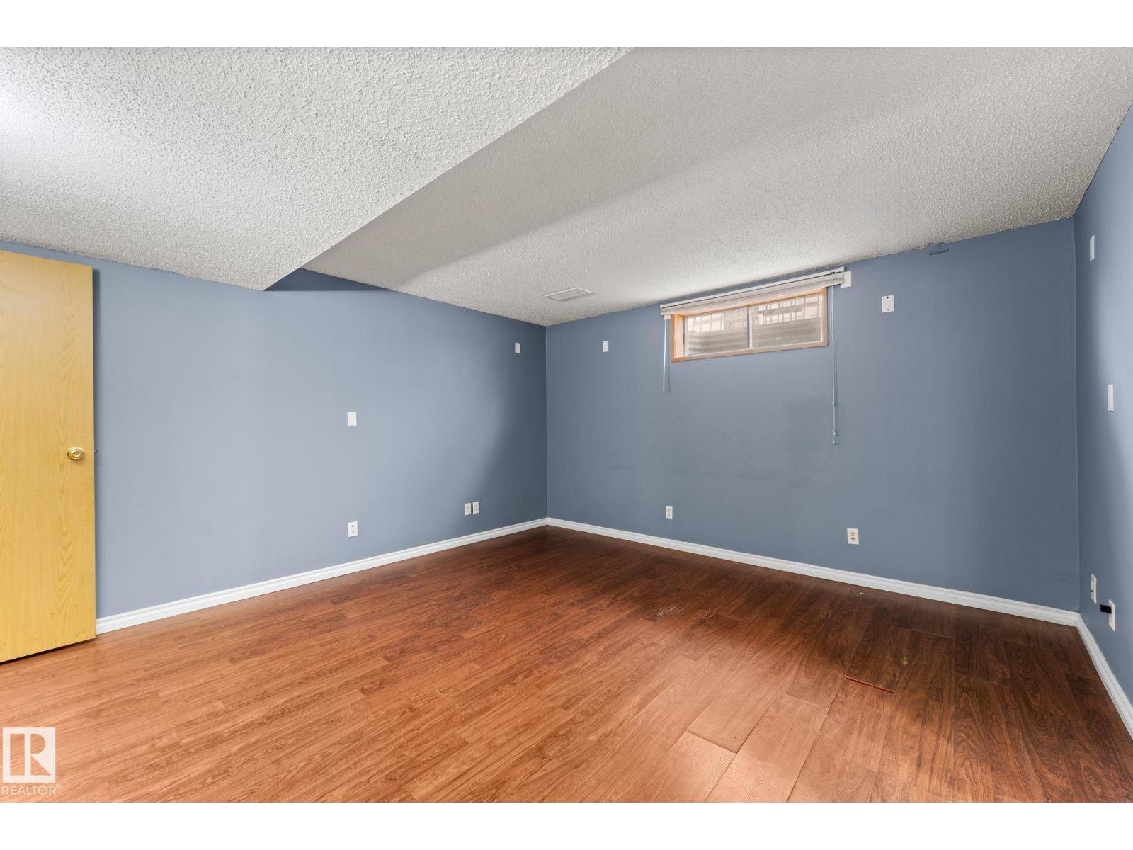 17607 91 ST NW - 26