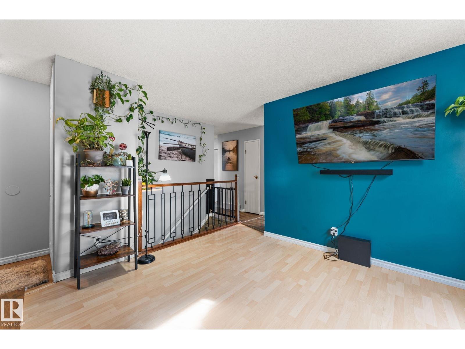 17607 91 ST NW - 8