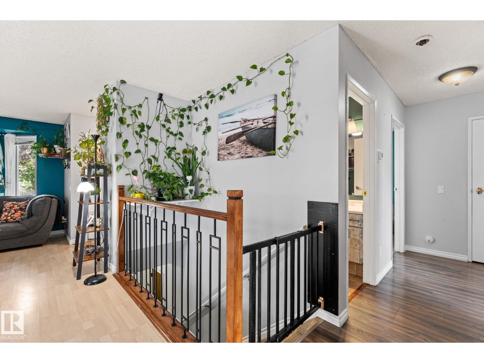 17607 91 ST NW - 9