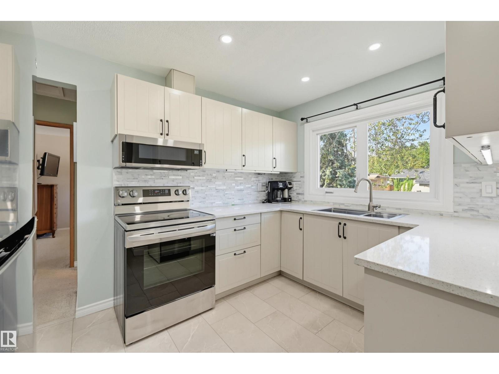 9112 167 ST NW - 13