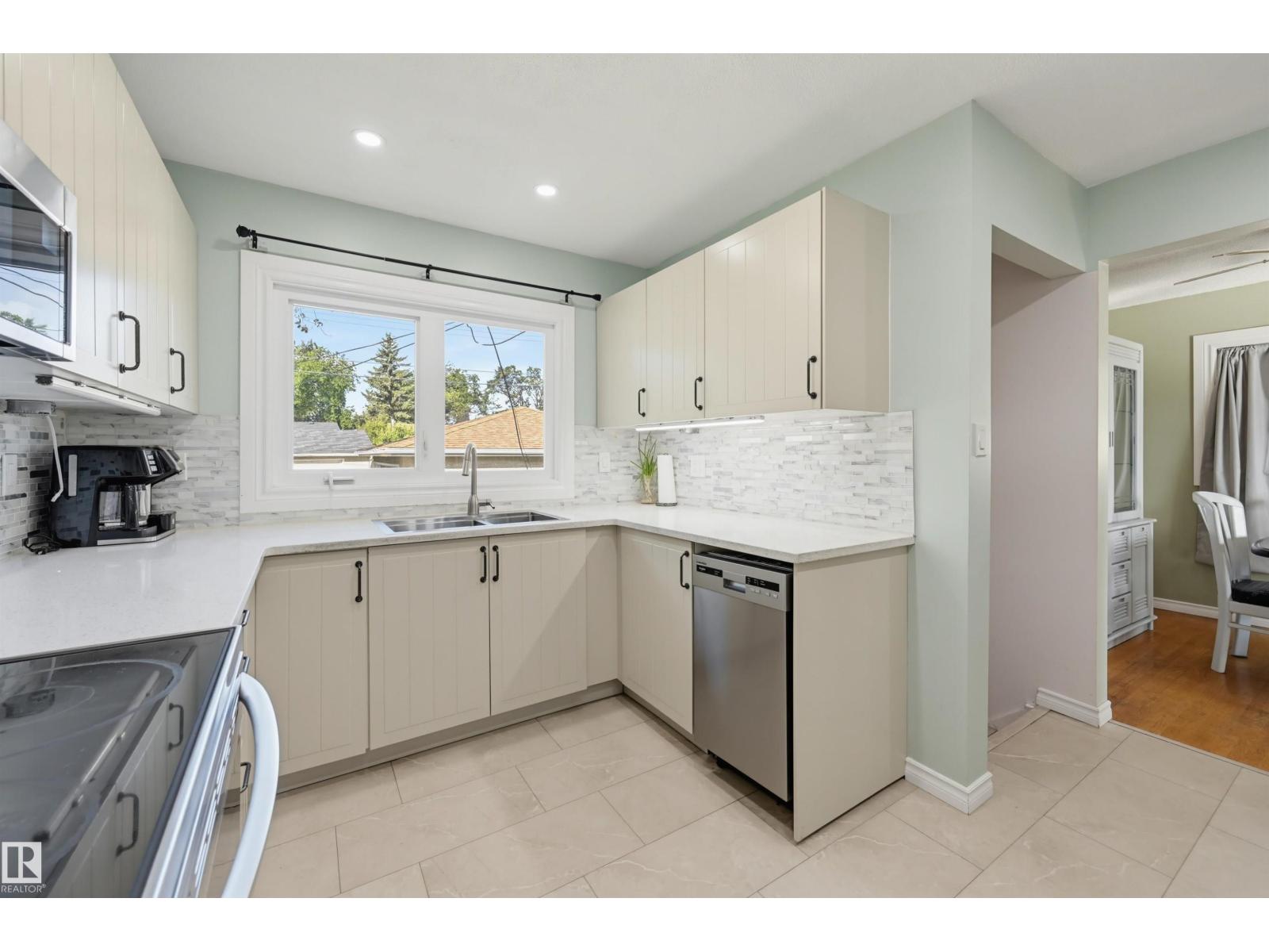 9112 167 ST NW - 14