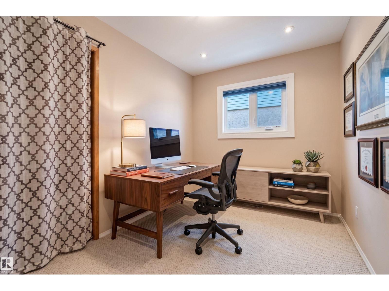 9112 167 ST NW - 23