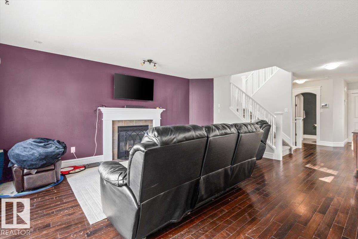 82 ACADIAN WD - Image 9