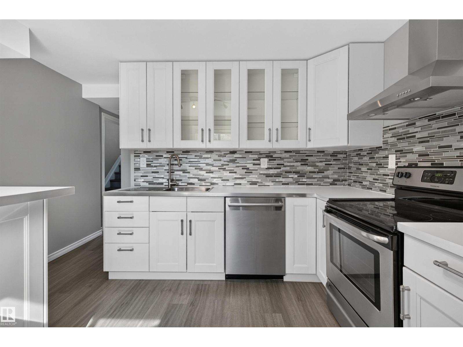 18303 76 AV NW, Edmonton — photo 4