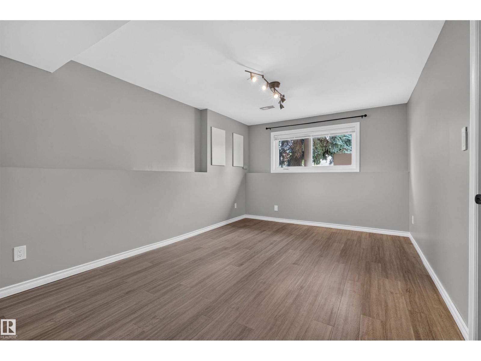 18303 76 AV NW, Edmonton — photo 8
