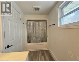 Dining room - 92 Copperfield Crescent, Chatham, ON N7M5X6 Photo 13