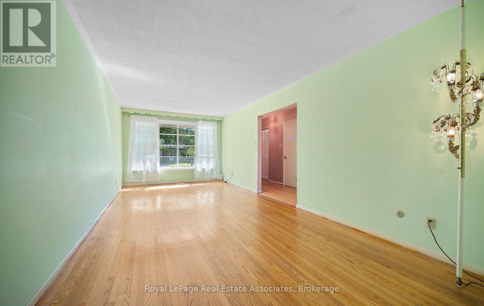 589 TEDWYN DRIVE - 7