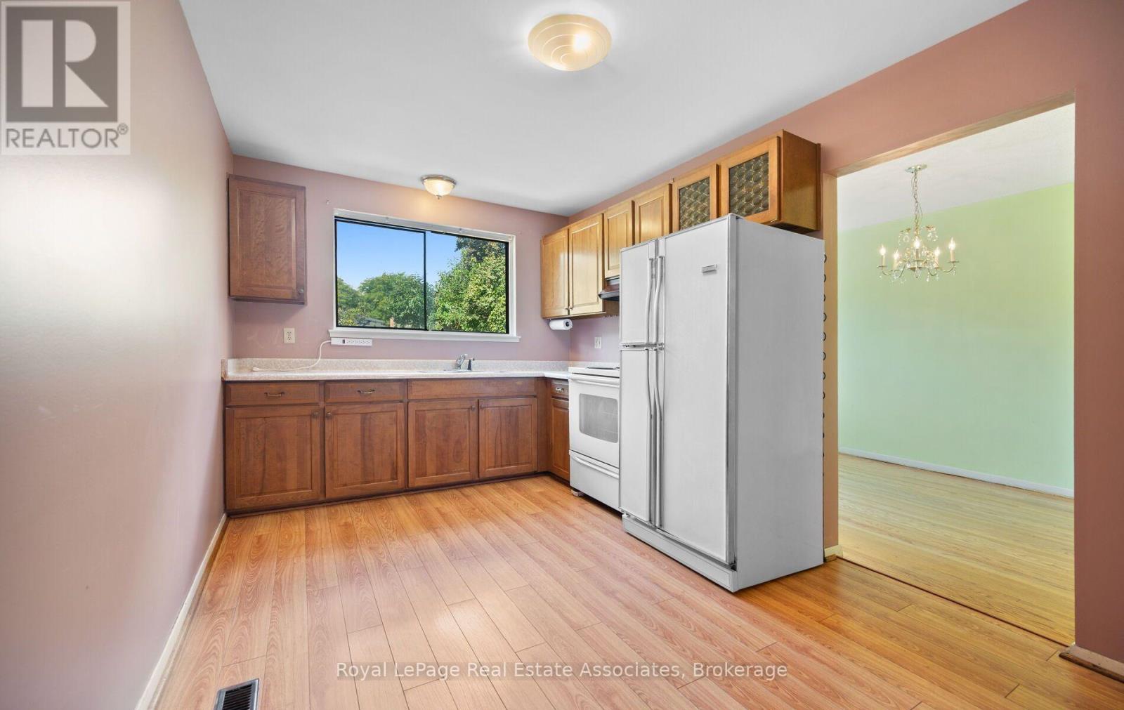 589 TEDWYN DRIVE - 9
