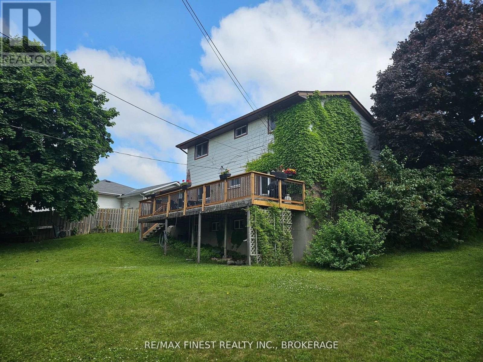 1043 LINCOLN DRIVE - 45