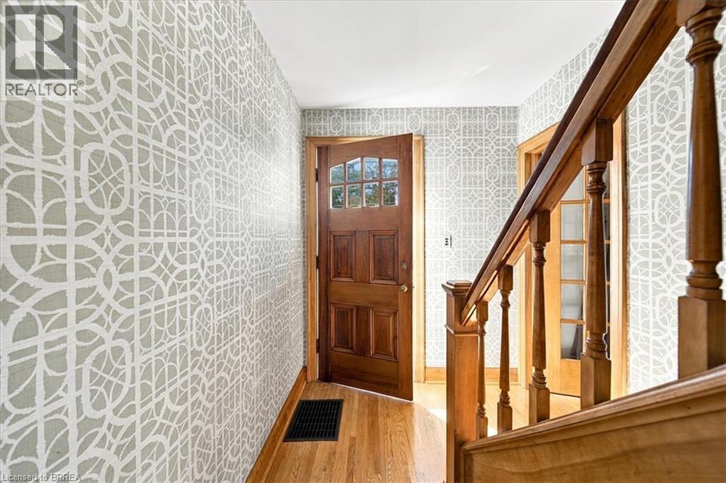 76 HENDERSON Avenue, Brantford — photo 9