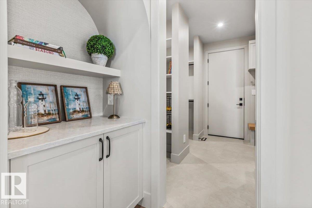 8 JARDIN PL - 24