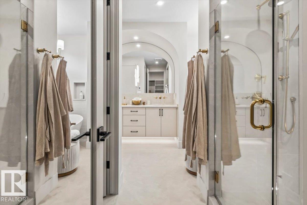 8 JARDIN PL - 34
