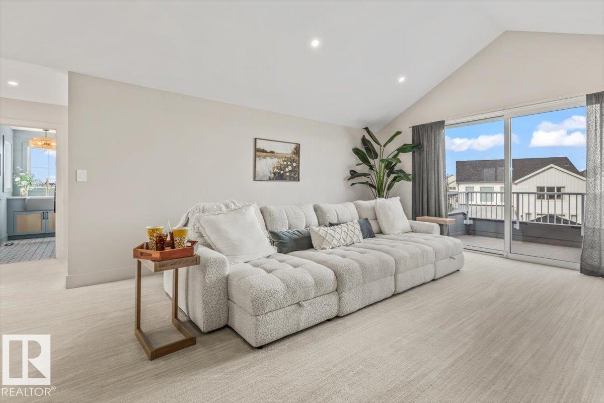 8 JARDIN PL - 40