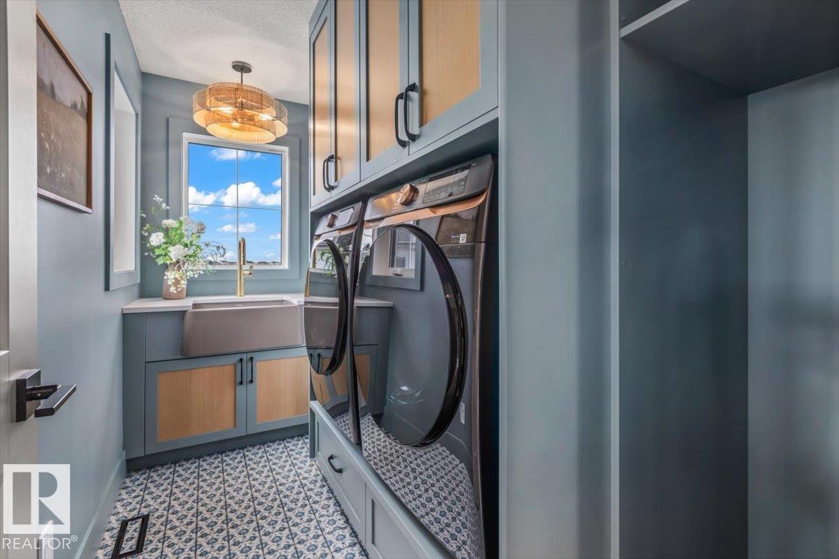8 JARDIN PL - 42
