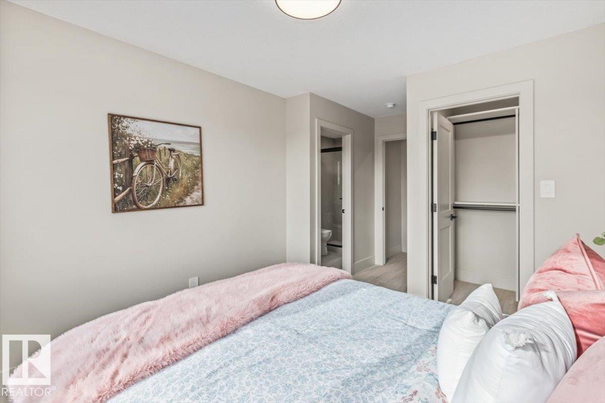 8 JARDIN PL - 43