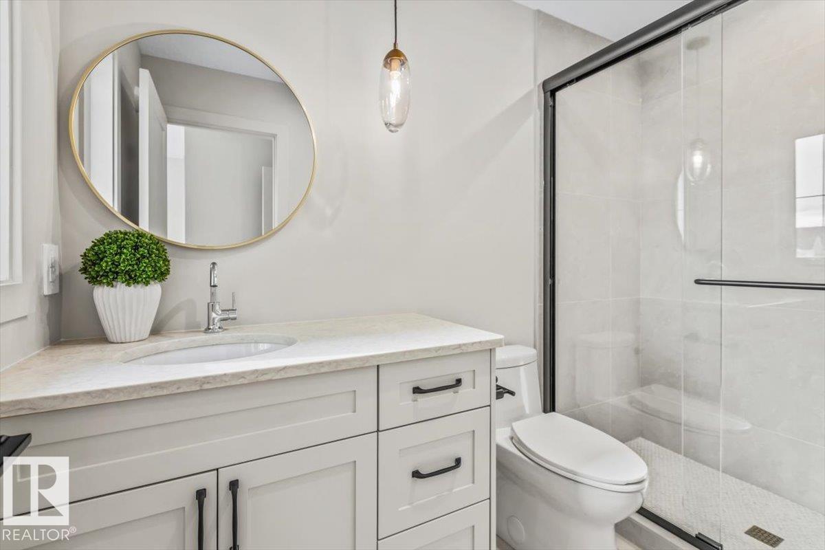 8 JARDIN PL - 44