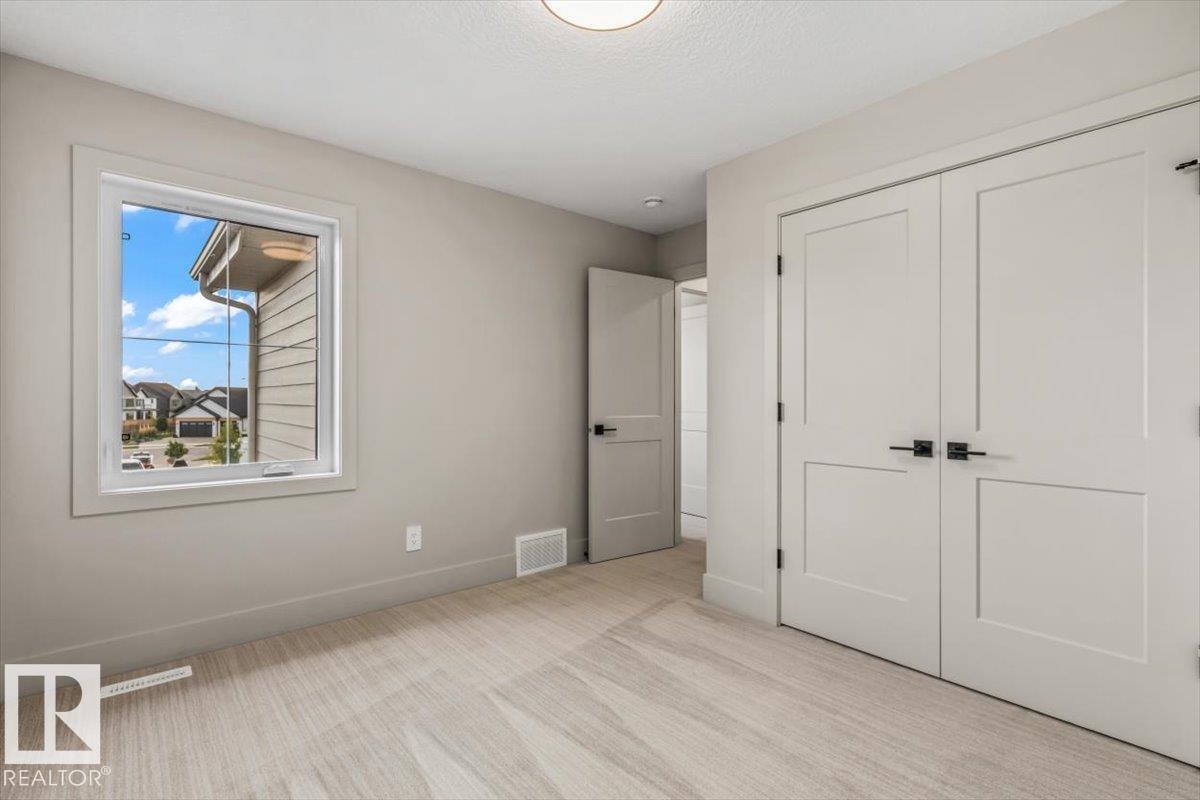 8 JARDIN PL - 48