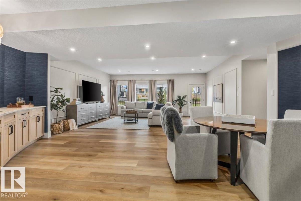 8 JARDIN PL - 49
