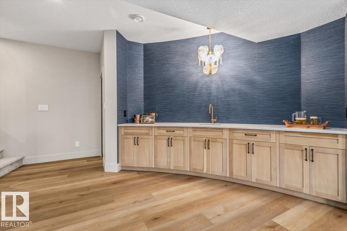 8 JARDIN PL - 52