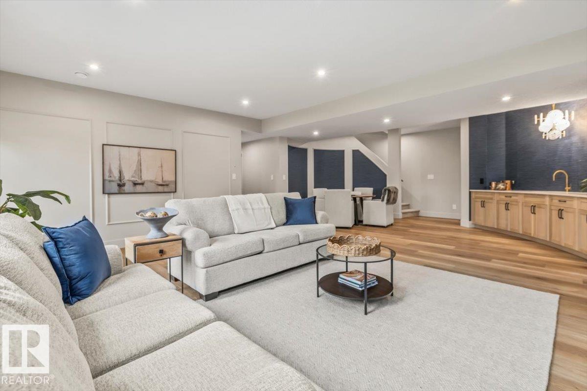 8 JARDIN PL - 54