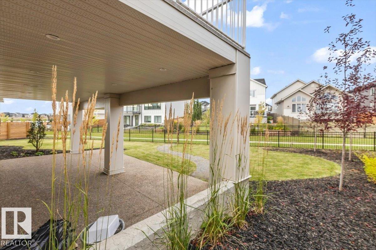 8 JARDIN PL - 66