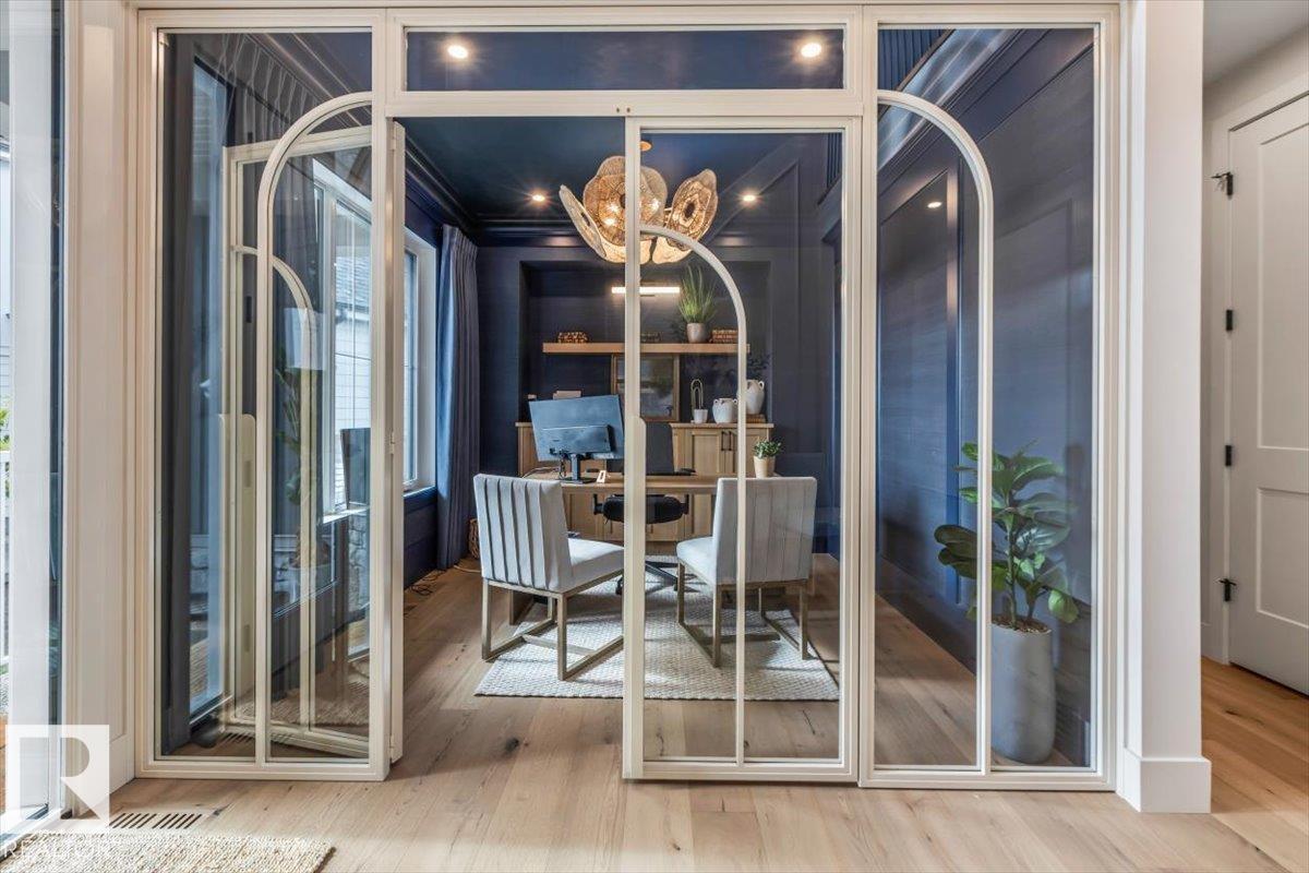 8 JARDIN PL - 8