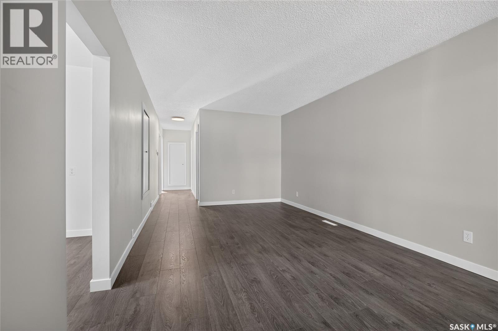 738 Queen STREET - 11