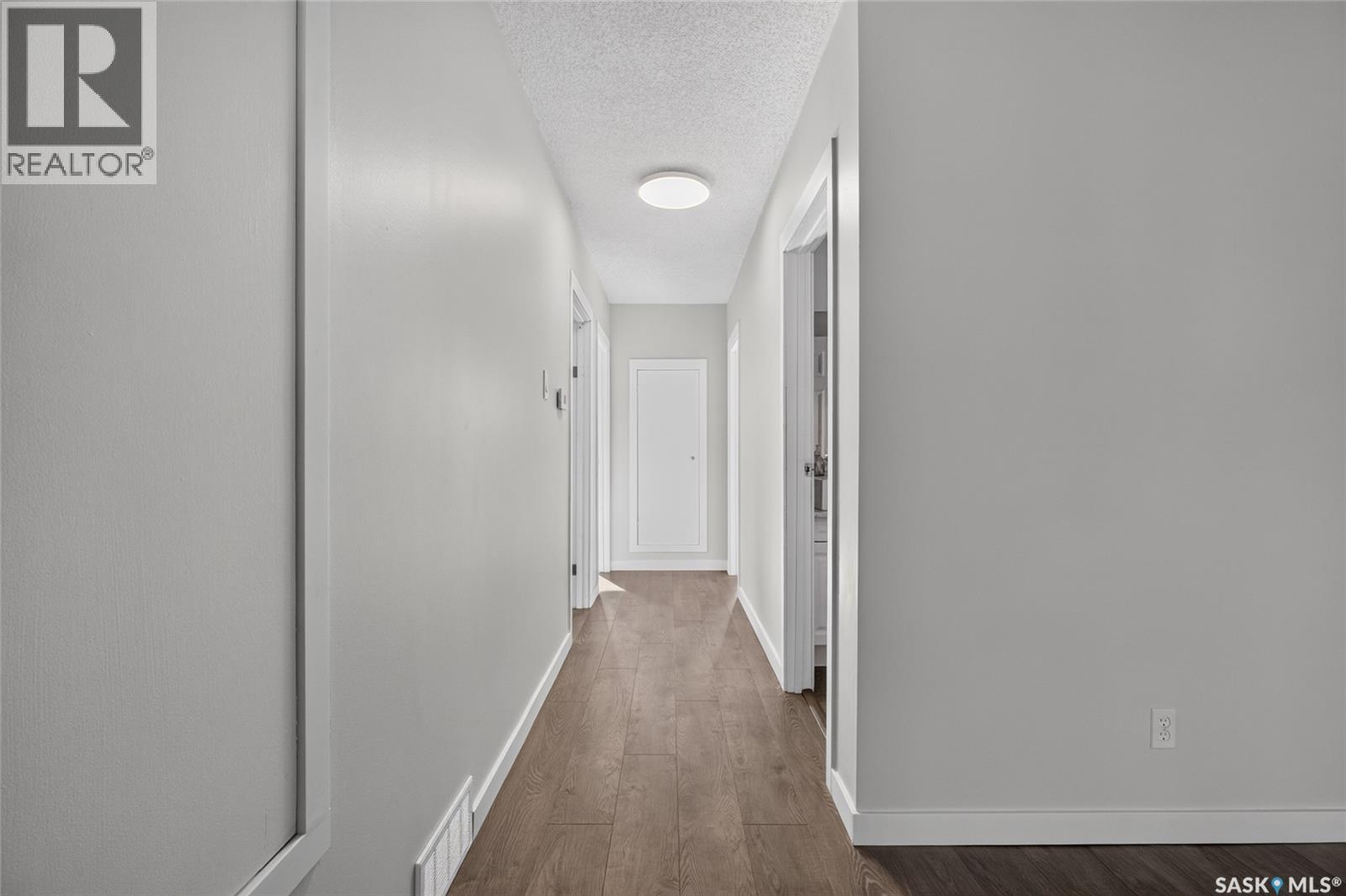 738 Queen STREET - Image 12