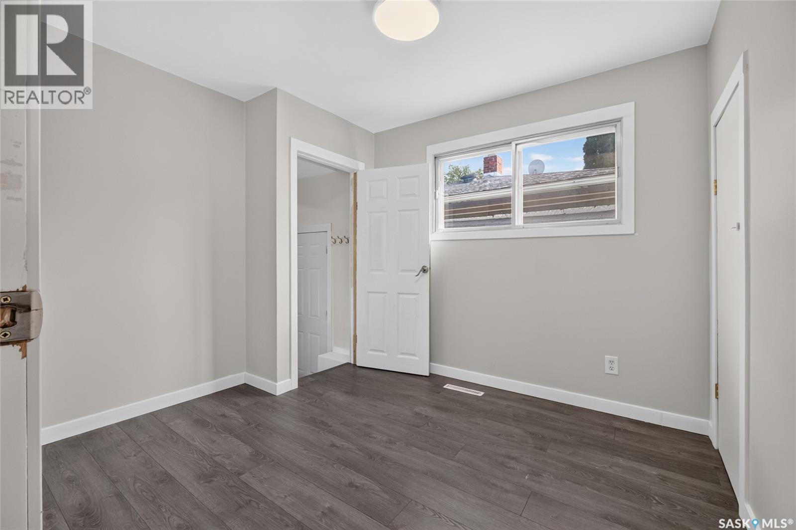 738 Queen STREET - 13