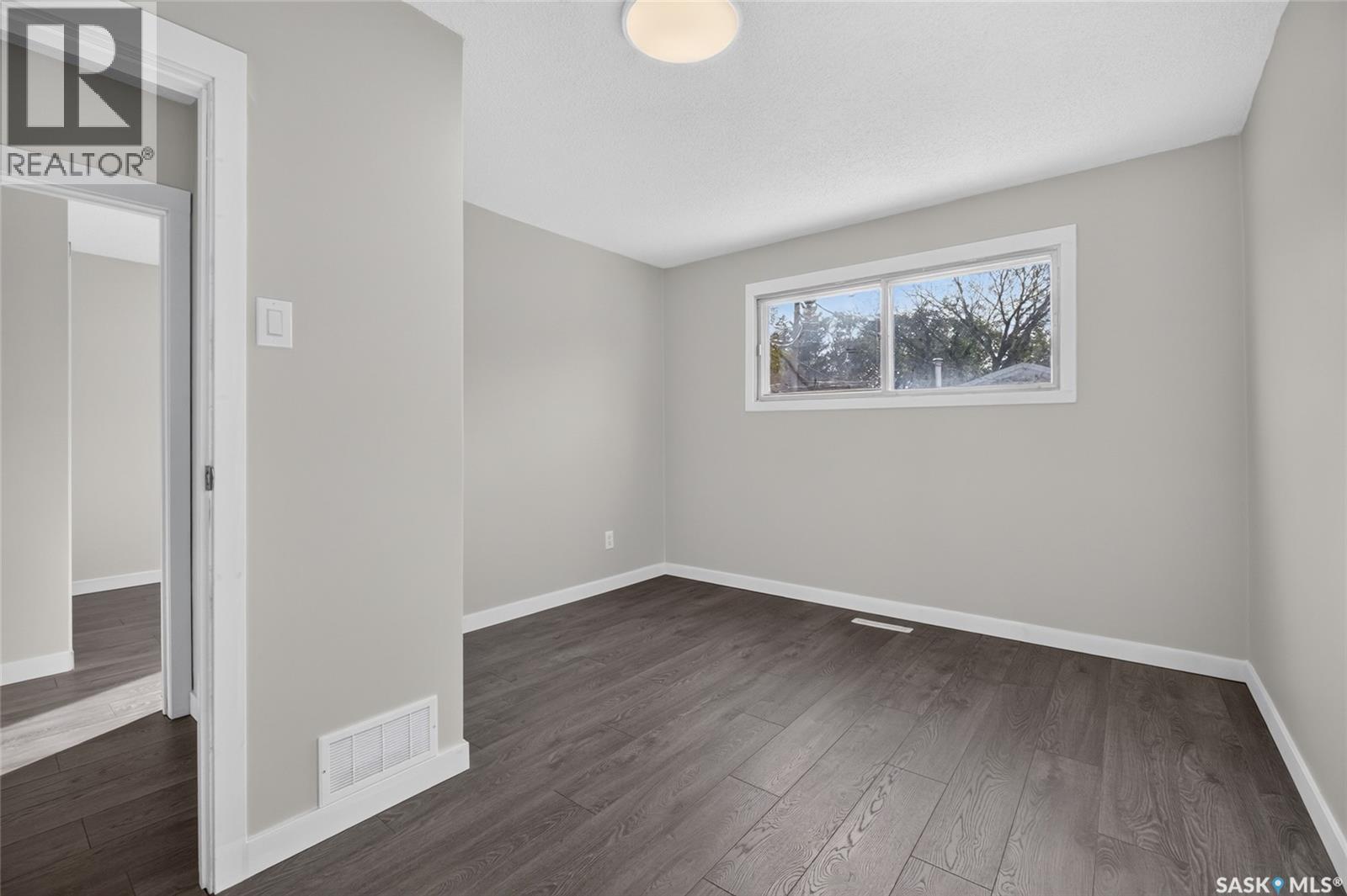 738 Queen STREET - Image 16