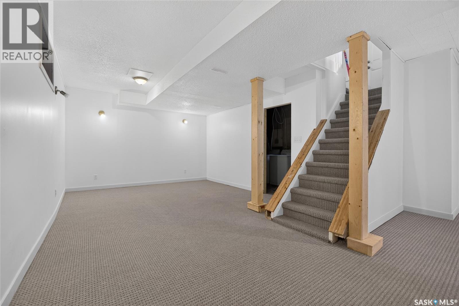 738 Queen STREET - 26