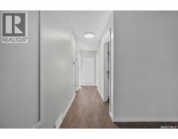 738 Queen Street, Regina, SK S4T4A3 Photo 12