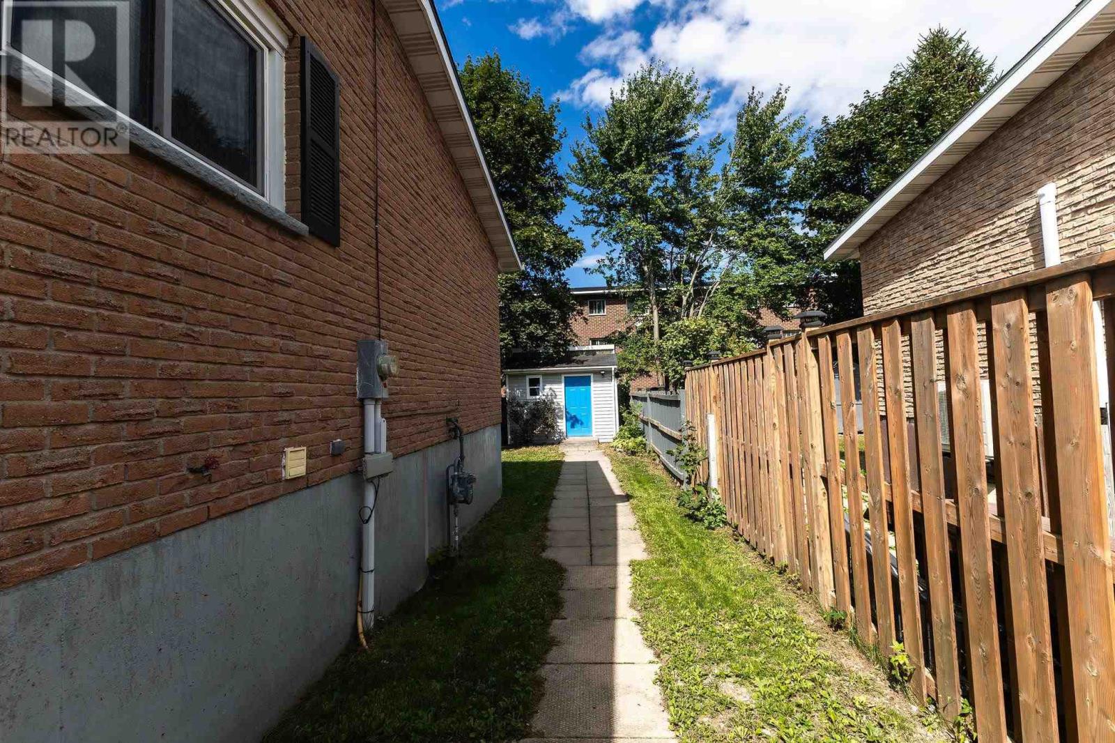 58 Cambridge PL - Image 41