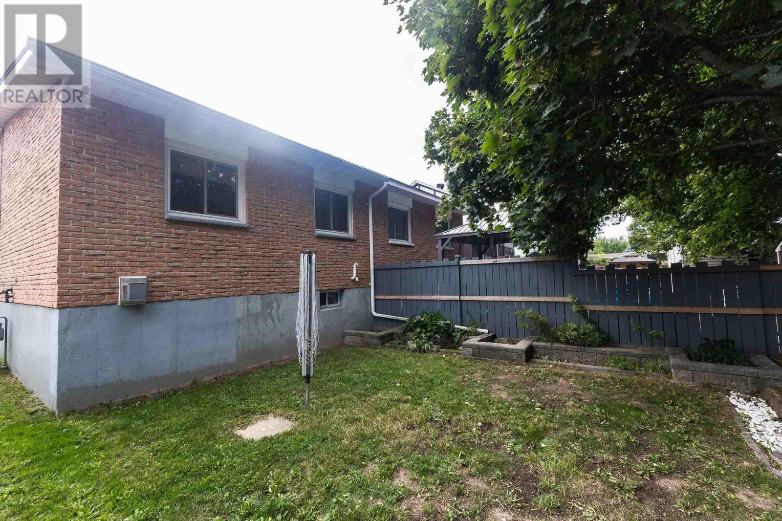 58 Cambridge PL - 44