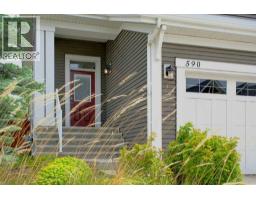 590 River Heights Crescent - photo 3