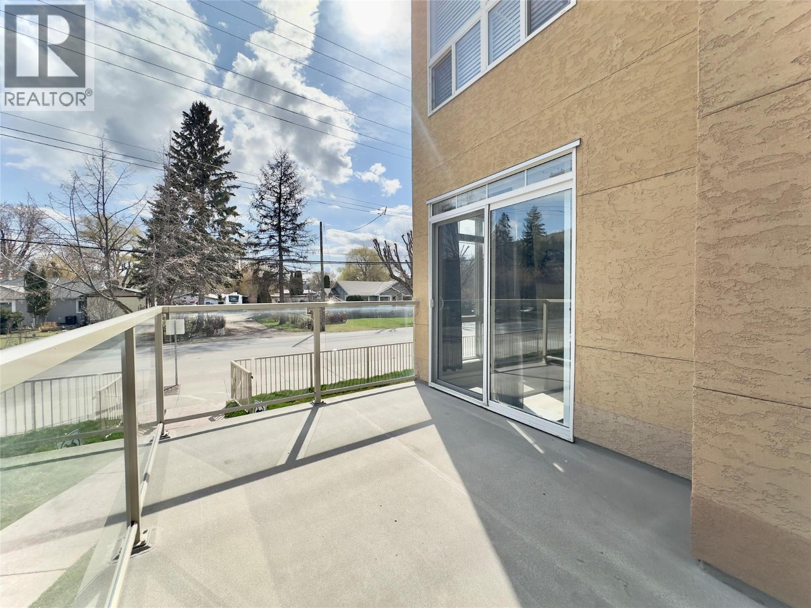 #105 3550 Woodsdale Road - 17