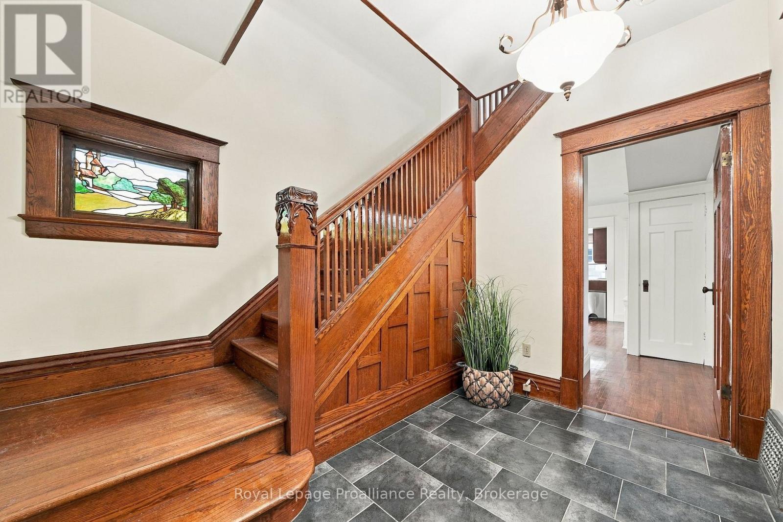 31 GROVE STREET - Image 7