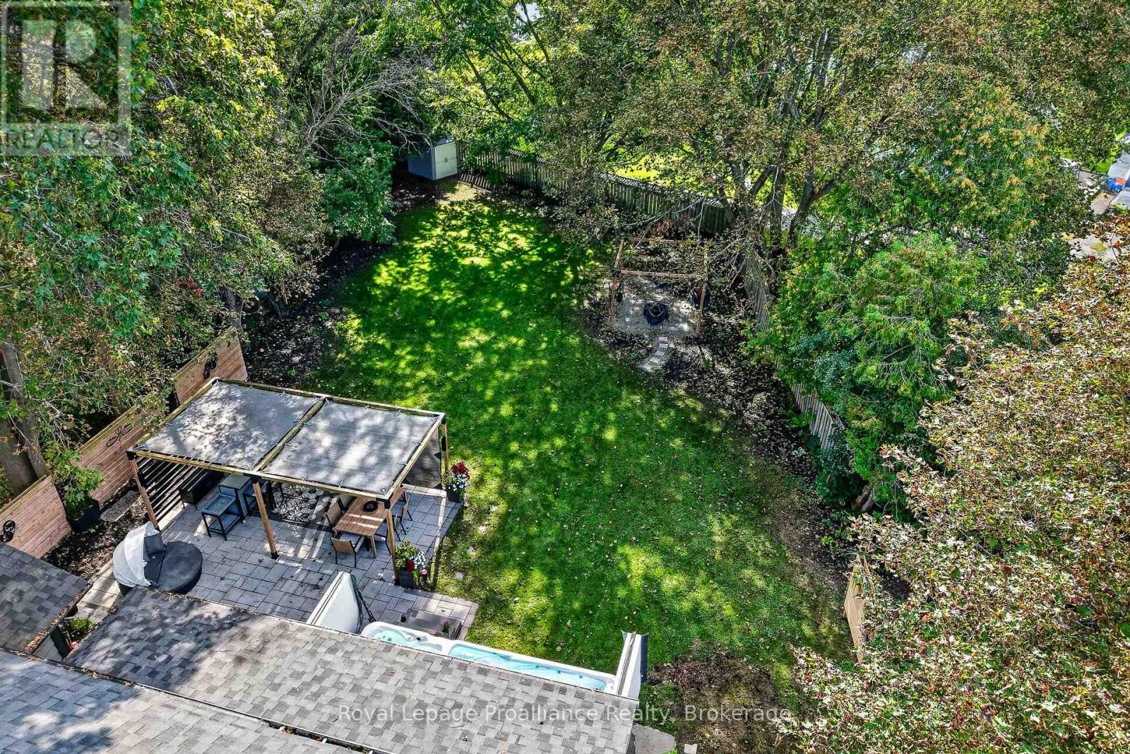 5 CARLETON BOULEVARD - 45