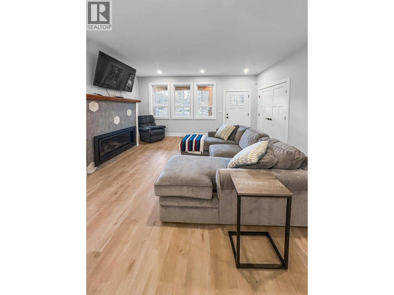 51 ELDERBERRY STREET - 12