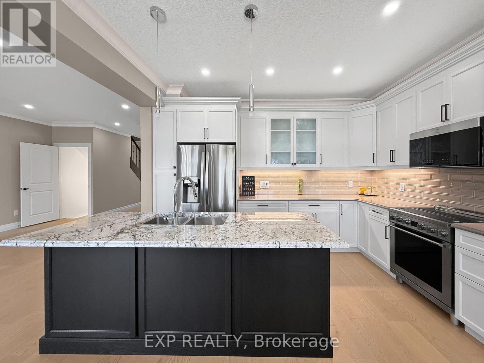 3833 CAMPBELL STREET N - 14