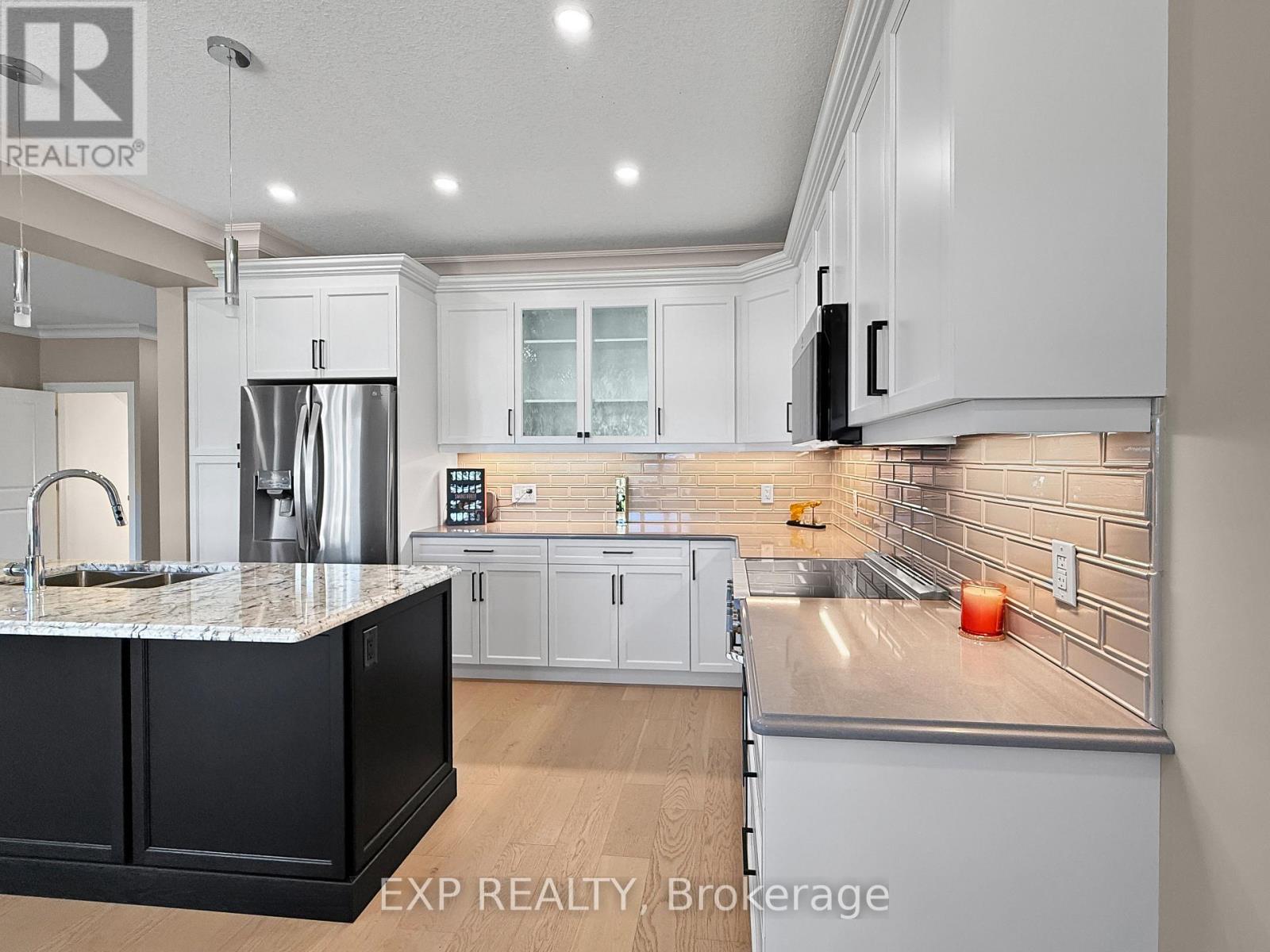 3833 CAMPBELL STREET N - 15