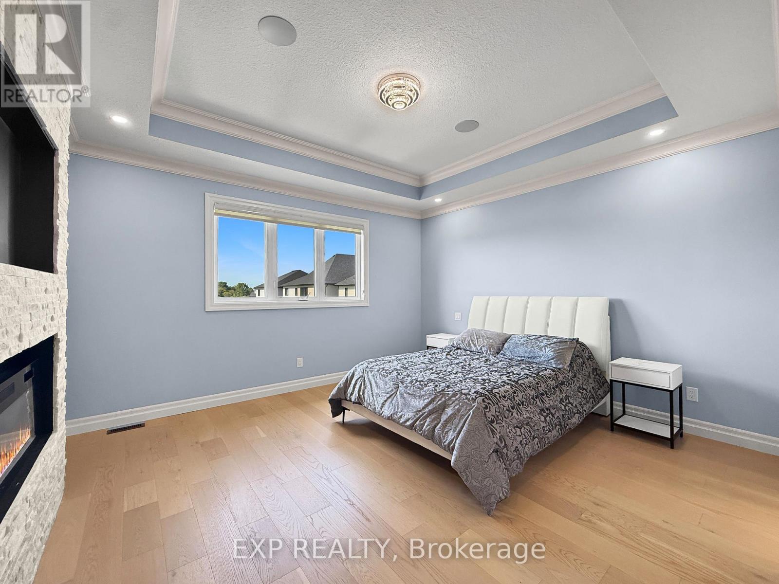 3833 CAMPBELL STREET N - 22