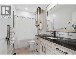552 Rogers Avenue, Picture Butte, AB T0K1V0 Photo 18