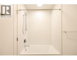 1380 Pridham Avenue Unit# 415, Kelowna, BC V1Y6B5 Photo 9