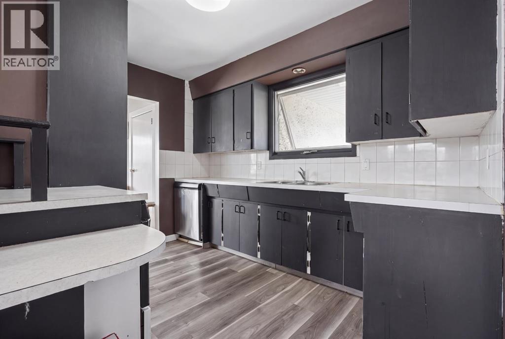 1305 18 Avenue S - 9