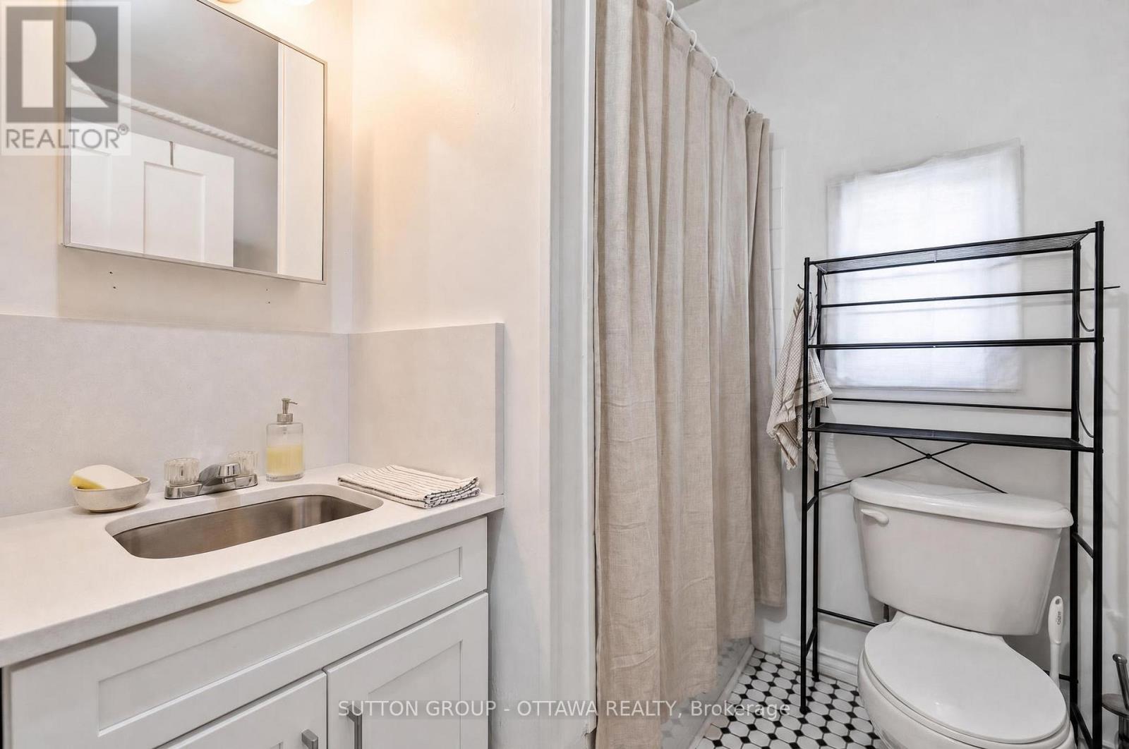 438 LEWIS STREET - 37