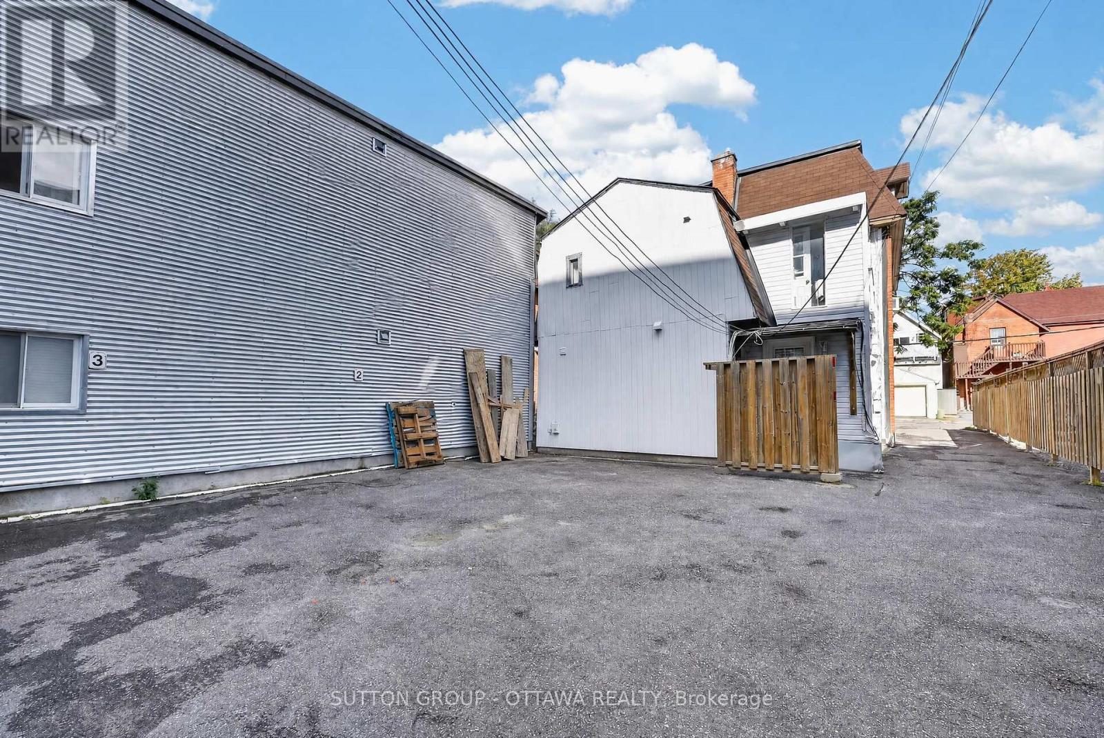 438 LEWIS STREET - 4